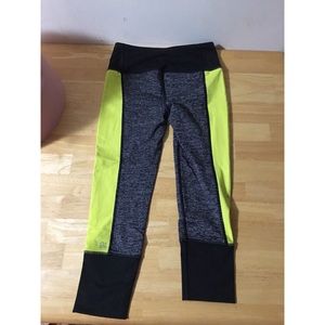 🔴3 for $20 Like New VS Sport leggings
